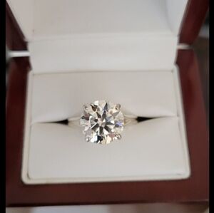 New Certified 5ct moissanite  ring